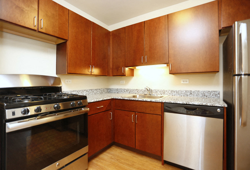 Apartment Kitchen at 4700 Lake Park Apartments